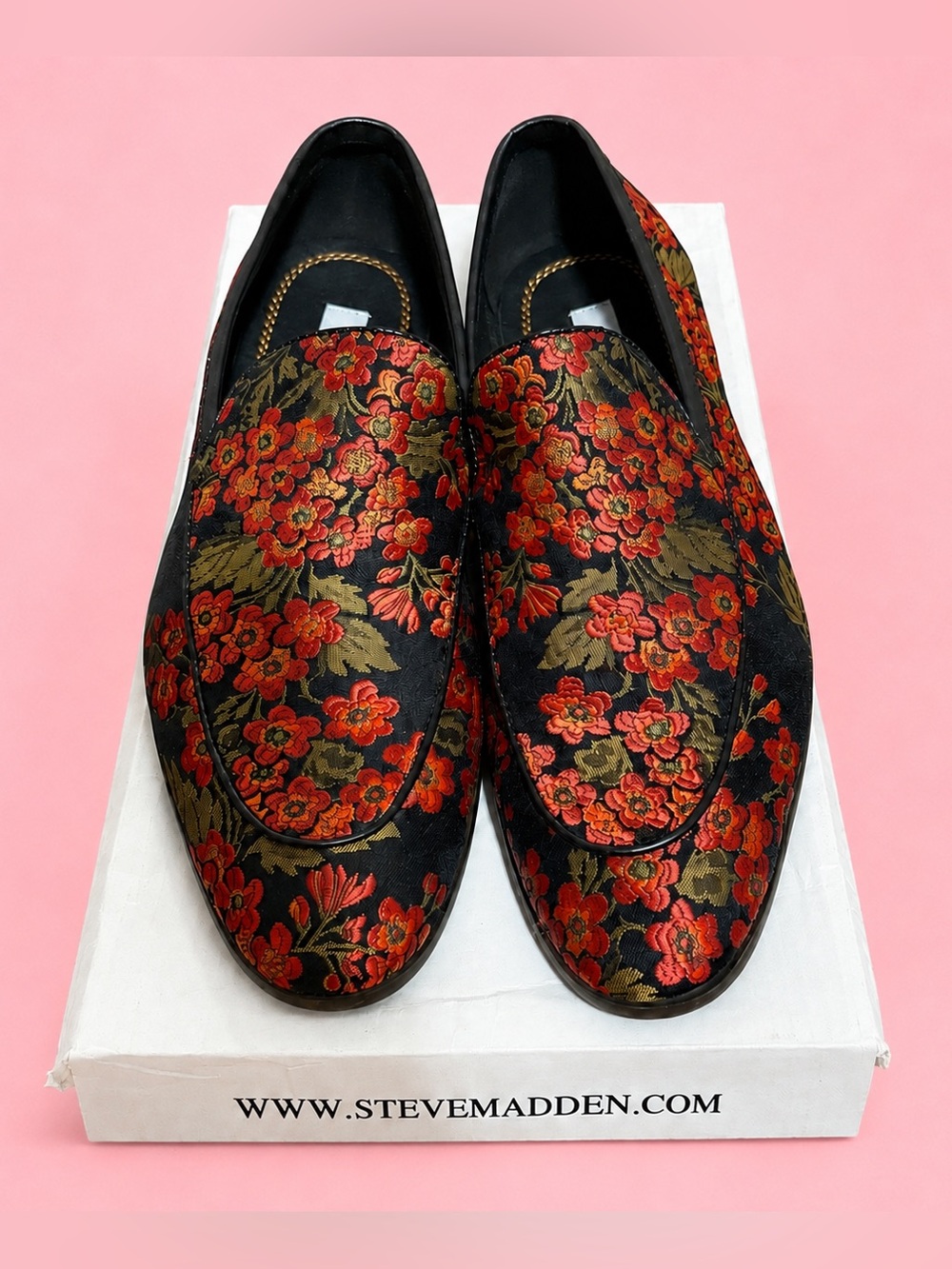 Steve Madden Duplex Black and Red Slip-On - Picture 2 of 6